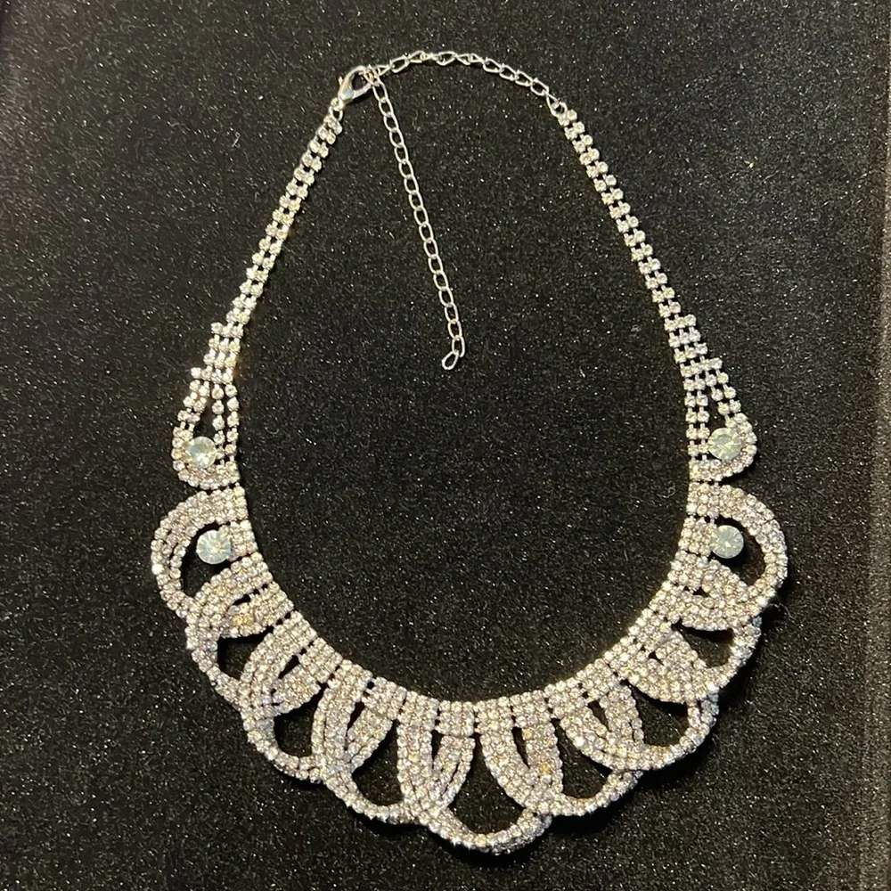 Necklace Looped Rhinestone Statement - Picture 9 of 9